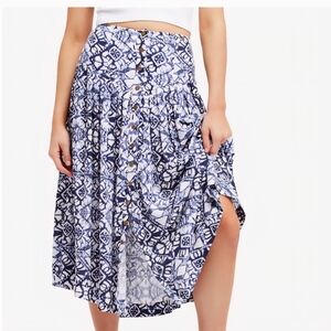 Free People Lovers Dream Blue Batik Snap Down Peasant Skirt sz 4